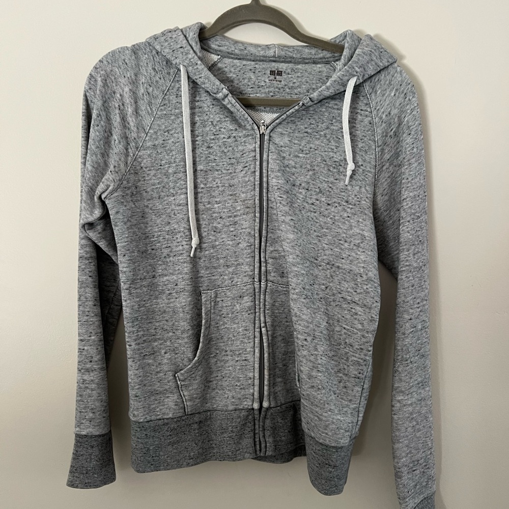 Uniqlo sweater
